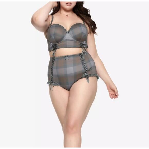 Outlander Hot Topic Bra Panty Set Tartan Plaid Green Brown Plus Size 4 - Picture 1 of 12